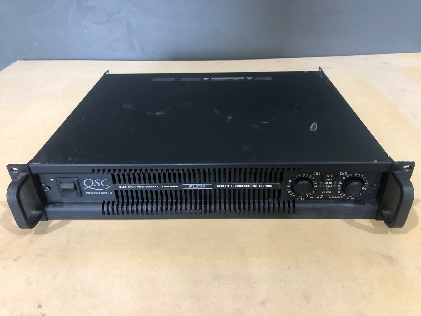 QSC PowerLight 2 PL236 Stereo Power Amplifier