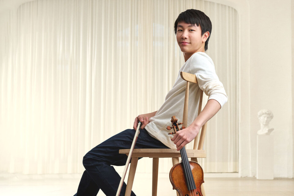 Christian Li plays Brahms